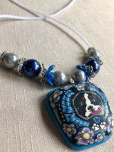 Load image into Gallery viewer, Benjamin Blue Forge-me-not Cabochon