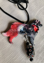 Load image into Gallery viewer, Berner Bling Crackle Love conveyed pendant
